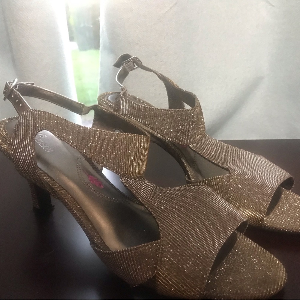 Womens dressy silver metallic shimmering heels